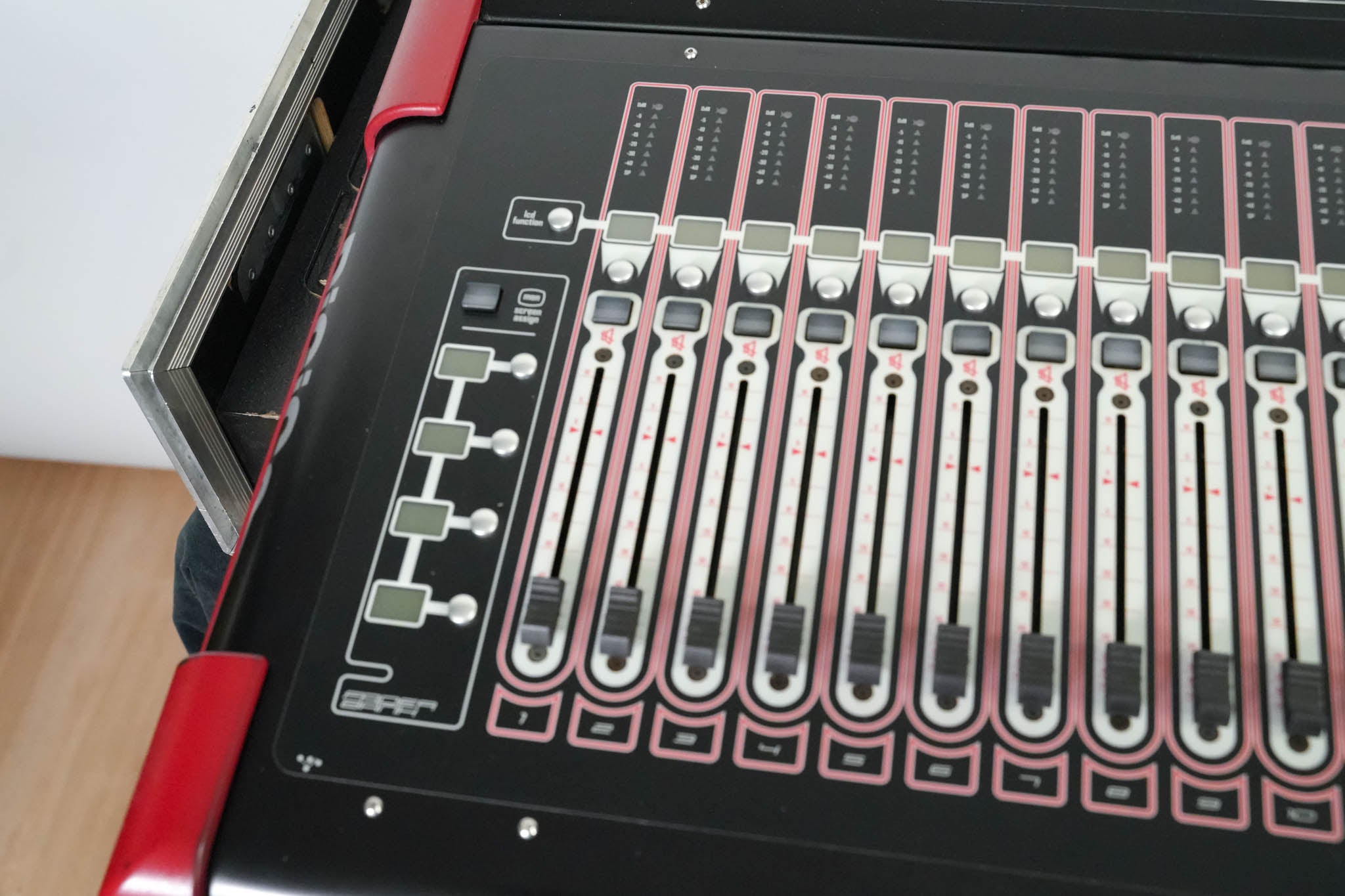 DiGiCo SD9 Digital Mixing Console with Road Case